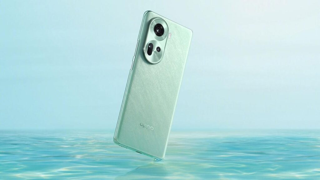 A cell phone with two cameras floating in water Description automatically generated