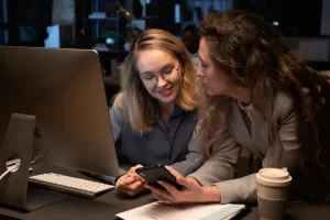 Mujeres impulsan cada vez más la industria de la tecnología y el entretenimiento'