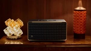 JBL_Authentics-500_Lifestyle01_904x560px (1)