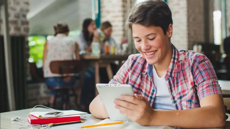 Regreso a clases con tecnología, cinco productos clave para disfrutar el aprendizaje en el segundo semestre del año