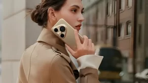 HUAWEI Pura 80 Ultra Dorado - Lifestyle