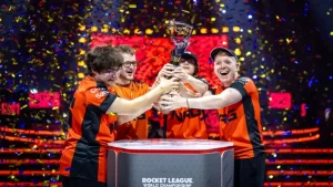 20250914_RLCS_WC_Lyon_Day_5_konkolmichal_Trophy-3