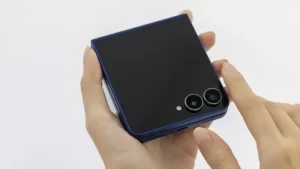 Samsung-Mobile-Galaxy Z Flip series-Galaxy Z Flip7-Unboxing_main3