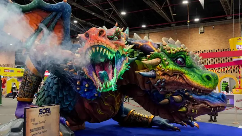 Dragón Tricéfalo SOFA 2025 2