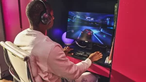 JBL_Quantum-100M2_Lifestyle_Sound_01