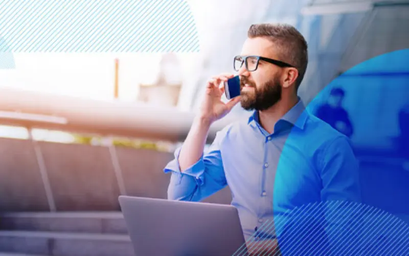 Imagen Check Point Man talks phone