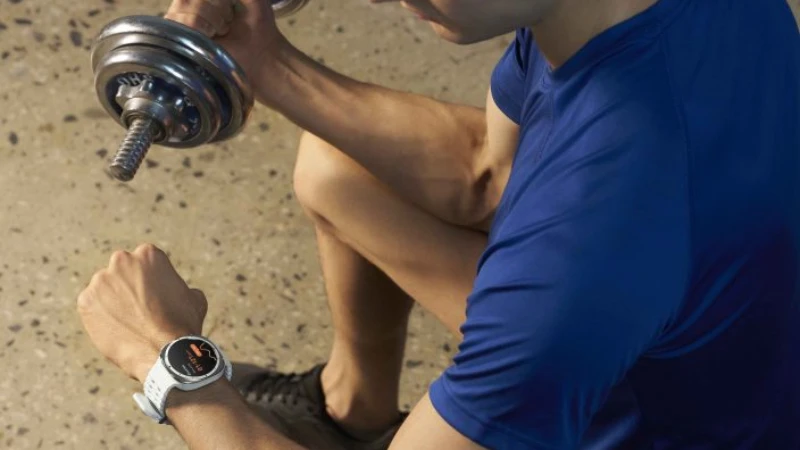 011-lifestyle-galaxy-watch-ultra-titaniumwhite-buds3pro-white-e1721747502236