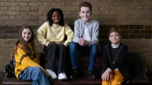 DAT_S1_HUFFLEPUFF_GROUP_AM_0009_R_4x5